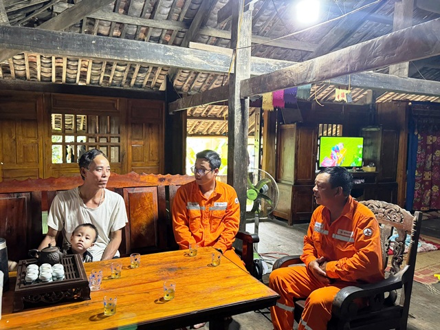 Điện về bừng sáng các bản làng xa xôi xứ Lạng