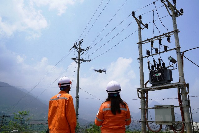 Phụ nữ ngành Điện trong hành trình chuyển đổi số