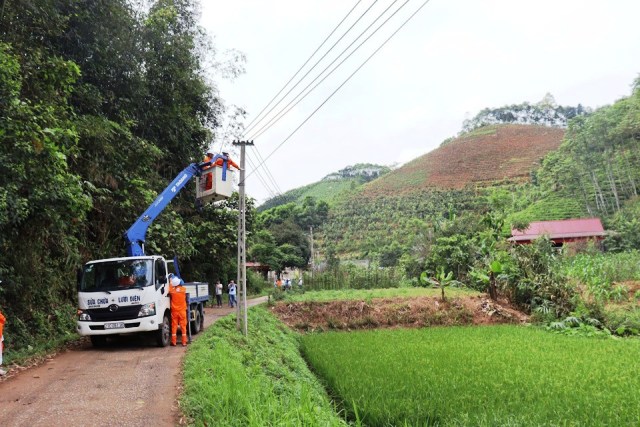 Đội QLĐLKV Văn Yên triển khai đồng bộ các hoạt động trong Tháng Tri ân khách hàng 2025
