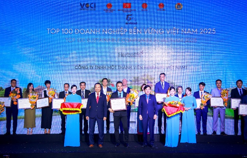 Herbalife Việt Nam được Liên đoàn Thương mại và Công nghiệp Việt Nam vinh danh Top 100 Doanh nghiệp bền vững Việt Nam 2025