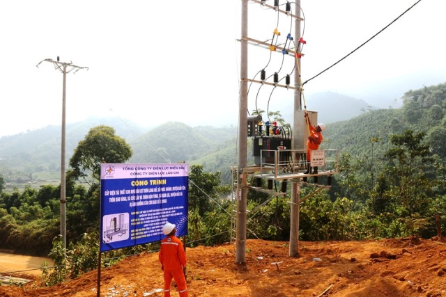 Tiết kiệm điện: Từ ngõ nhỏ Làng Nủ đến chiến lược năng lượng quốc gia