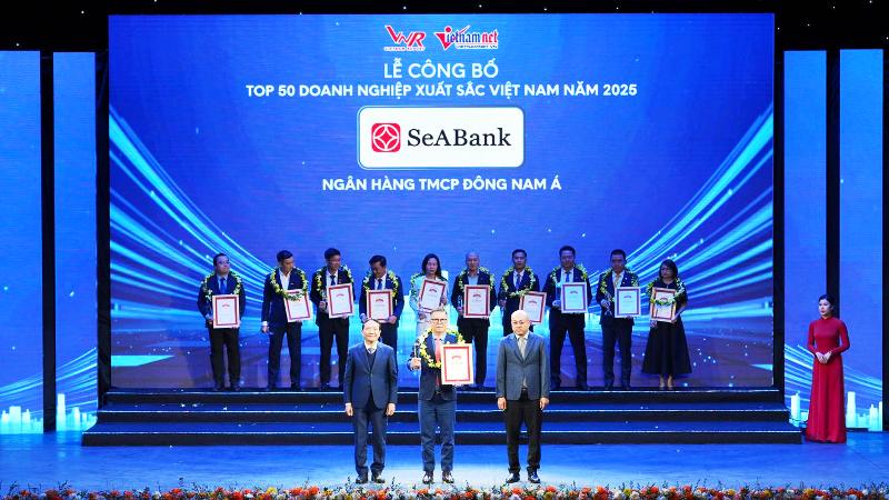 Hai giải thưởng uy tín ghi nhận chiến lược phát triển bền vững của SeABank