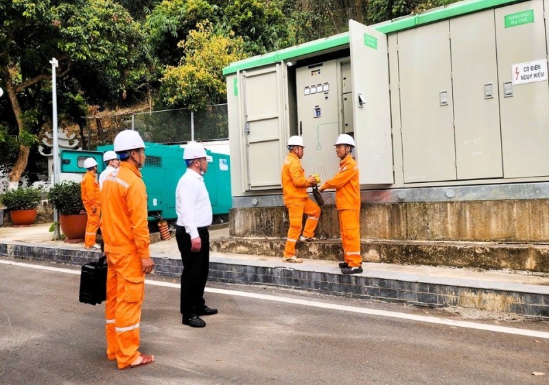 Công ty Điện lực Sơn La sẵn sàng đảm bảo cấp điện cho ngày hội toàn dân