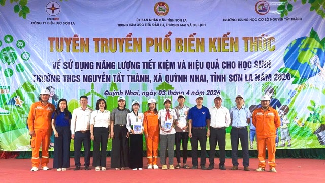 Những bài học nhỏ về tiết kiệm điện từ sân Trường THCS Nguyễn Tất Thành