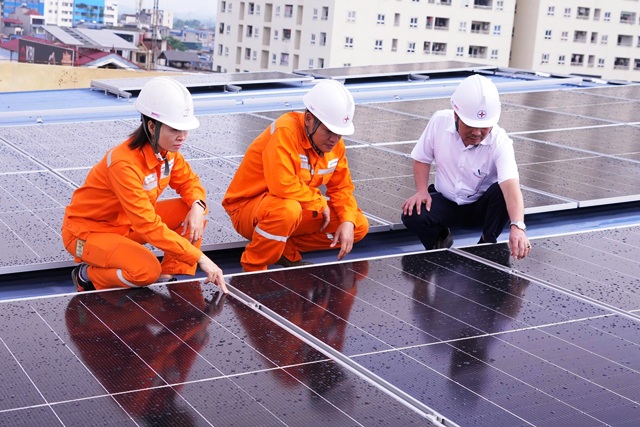 Công ty Điện lực Thái Nguyên: Lắp đặt điện mặt trời mái nhà nhằm lan tỏa xu hướng sử dụng năng lượng xanh