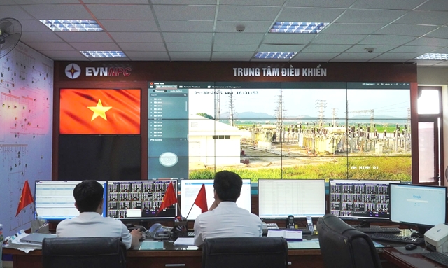 EVNNPC: Đồng bộ các giải pháp bảo đảm điện mùa nắng nóng và nâng cao hiệu quả vận hành hệ thống