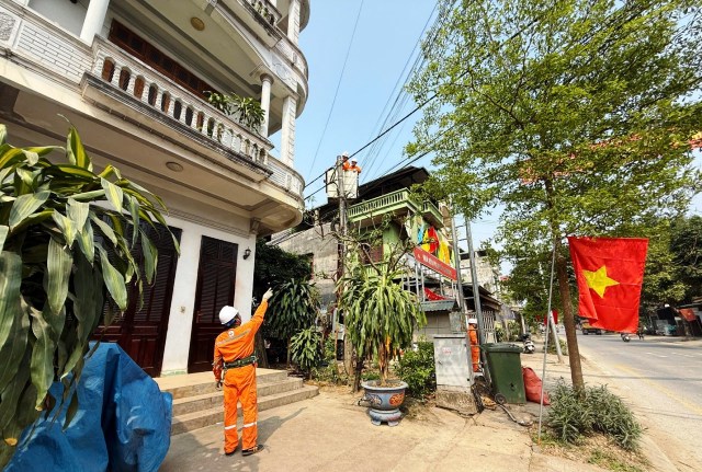 Đẩy mạnh công tác đầu tư xây dựng lưới điện, Công ty Điện lực Cao Bằng nỗ lực đảm bảo cấp điện mùa nắng nóng 2026