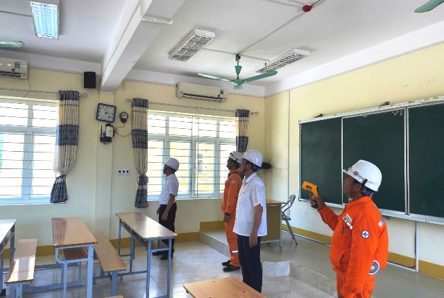 Công ty Điện lực Quảng Ninh: Bảo đảm cung cấp điện an toàn, thông suốt cho kỳ thi tốt nghiệp THPT Quốc gia năm 2026