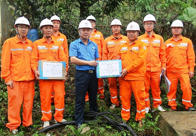 Công ty Điện lực Phú Thọ: Khi Công đoàn và Đoàn Thanh niên trở thành điểm tựa cho người lao động trong mùa nắng nóng 