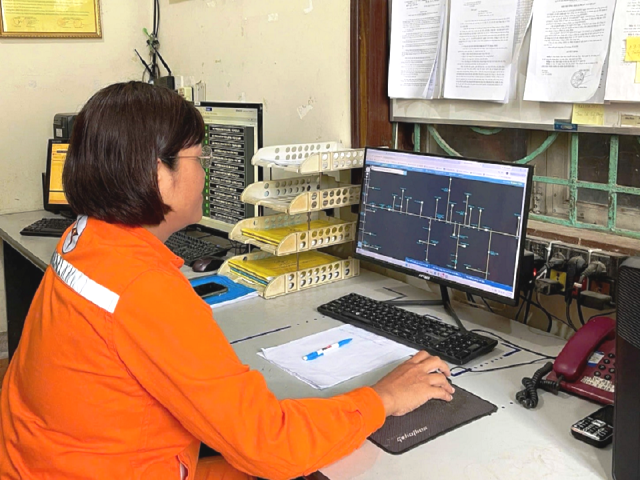 Chị Vi Thị Thắng - Người "giữ nhịp" dòng điện bằng trách nhiệm và nghị lực