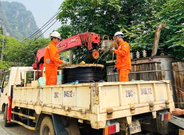 Công ty Điện lực Phú Thọ chủ động bảo đảm cấp điện trong mùa mưa bão