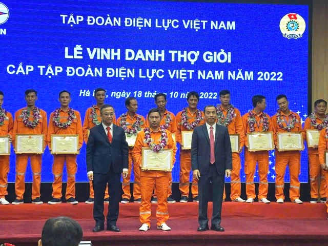 Nguyễn Quang Ngọc: Người thợ điện vững tay nghề, phát huy tinh thần đổi mới