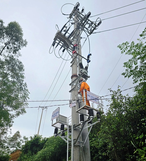 PC Yên Bái hoàn thành cải tạo lưới điện 10kV lên vận hành điện áp 35kV khu vực thị trấn Thác Bà