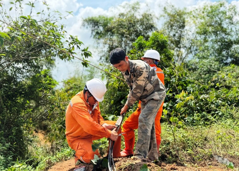  Tuổi trẻ Công ty Điện lực Lạng Sơn: Nỗ lực phát huy truyền thống vẻ vang của các thế hệ cha anh để tự tin vững bước