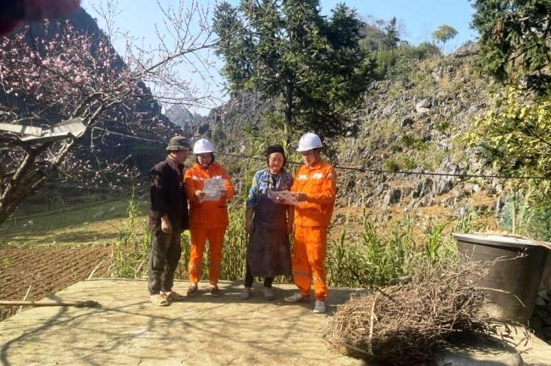 PC Hà Giang tuyên truyền cảnh báo hoá đơn tiền điện có thể tăng sau kỳ nghỉ Tết Nguyên đán Ất Tỵ