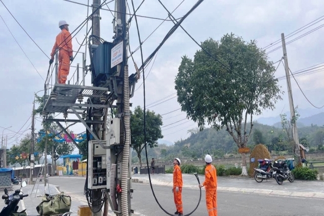 PC Bắc Kạn đảm bảo cung ứng điện phục vụ các hoạt động kỷ niệm 50 năm Ngày Giải phóng miền Nam và “Tuần Văn hóa - Du lịch Bắc Kạn”