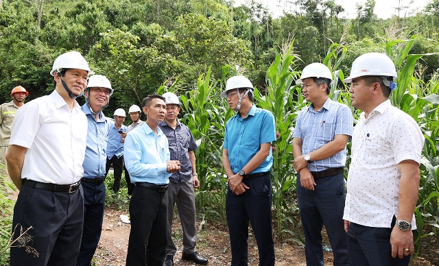 Công đoàn Điện lực Việt Nam tiếp sức người lao động tại 2 dự án truyền tải điện trọng điểm do EVNNPT làm chủ đầu tư