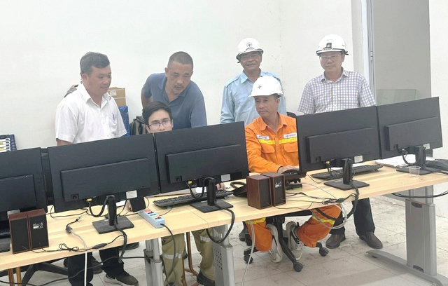 Đóng điện Trạm biến áp 220kV Lấp Vò nhằm chào mừng thành Đại hội Công đoàn Điện lực Việt Nam lần thứ VII