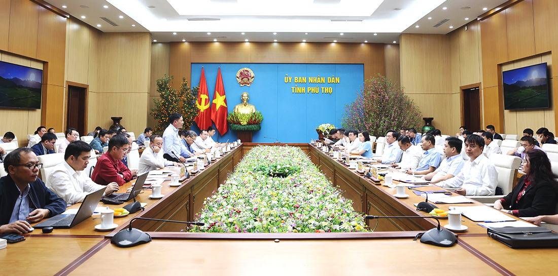 Chủ tịch UBND tỉnh Phú Thọ họp bàn tháo gỡ vướng mắc mặt bằng các dự án lưới điện trọng điểm 