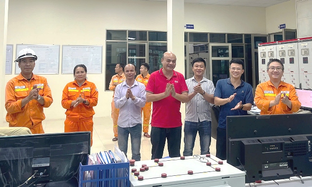 Hoàn thành lắp đặt tụ bù ngang tại 16 trạm biến áp, tăng cường đảm bảo điện cho miền Bắc