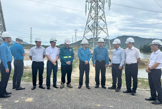 Tiếp sức công trình trọng điểm: Tổng LĐLĐ Việt Nam đồng hành cùng người lao động tại Dự án TBA 220kV Vũng Áng và đấu nối