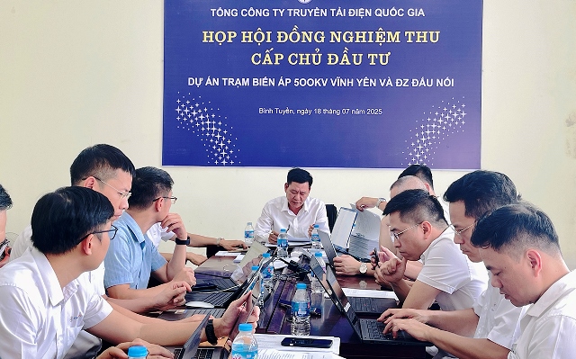 Dự án truyền tải được chọn gắn biển chào mừng Đại hội Đảng bộ EVN lần thứ IV sẵn sàng đóng điện