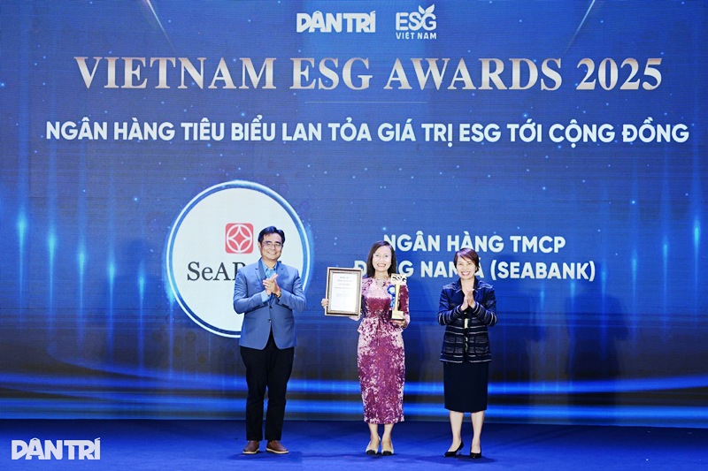SeABank ghi dấu ấn trách nhiệm xã hội tại Vietnam ESG Awards  và Tin dùng Việt Nam 2025