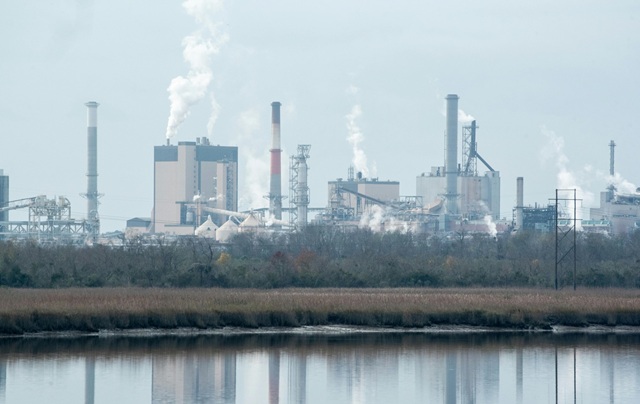 Thuế carbon của EU: Doanh nghiệp Việt làm gì để không mất thị trường?