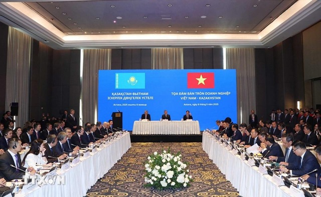 Các hoạt động của Thứ trưởng Nguyễn Hoàng Long trong khuôn khổ chuyến thăm cấp nhà nước Cộng hòa Kazakhstan của Tổng Bí thư Tô Lâm