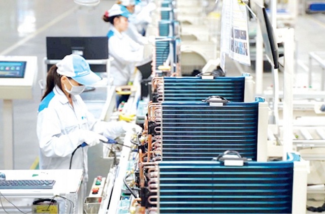 8 nhóm hàng đạt kim ngạch xuất khẩu hơn 10 tỷ USD sau 11 tháng