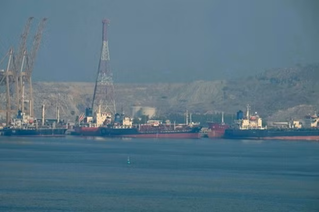 Hơn 40 quốc gia lên kế hoạch giải cứu 2.000 tàu mắc kẹt tại eo biển Hormuz