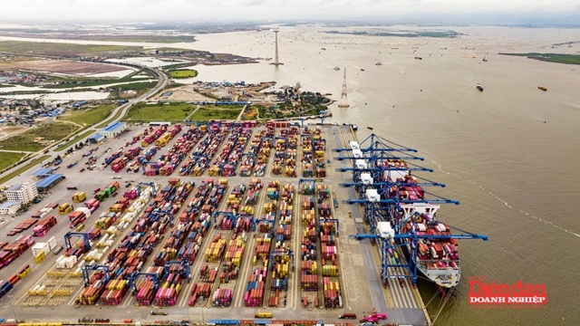 Cảng biển Việt Nam lọt top xử lý hàng container lớn nhất thế giới