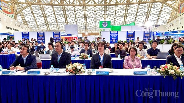 Việt Nam - Hàn Quốc: Tăng liên kết chuỗi phụ tùng ô tô, mở ‘nút thắt’ nội địa hoá