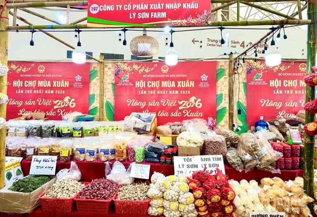 Hội chợ Mùa Xuân: Đặc sản Lý Sơn hút khách, doanh thu hàng trăm triệu