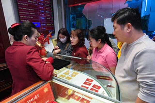 Giá vàng hôm nay 28/2/2026 SJC tăng phi mã 3 triệu/lượng