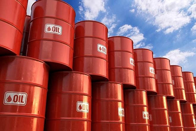 Giá xăng dầu hôm nay 25/06/2025: Giá dầu tiếp tục giảm sâu