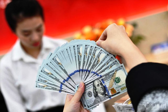 Giá USD ngân hàng giảm mạnh