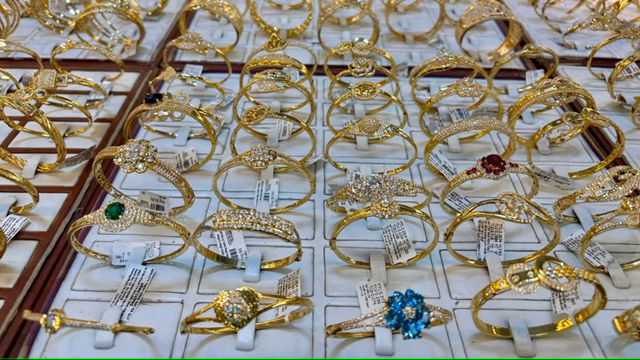 Giá vàng tiếp tục ghi nhận tuần giảm giá, người mua lỗ gần 6 triệu đồng/lượng sau 1 tuần
