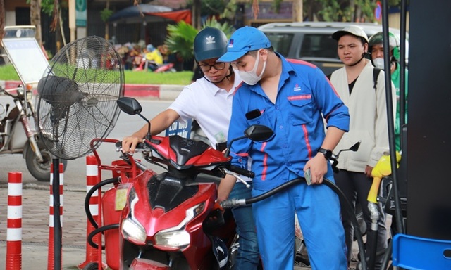 Giá xăng dầu hôm nay 31/12/2025: Tăng nhẹ