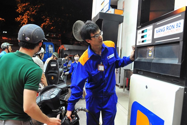 Giá xăng dầu hôm nay 8/5: Dầu thế giới suy yếu, dầu diesel tiếp tục giảm