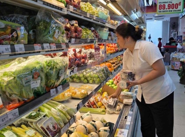Bảo đảm nguồn cung hàng hóa thiết yếu, bình ổn thị trường mùa mưa bão và cuối năm