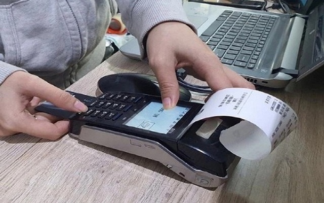 Ngành thuế tăng tốc triển khai đưa hóa đơn điện tử từ máy tính tiền đến từng hộ kinh doanh
