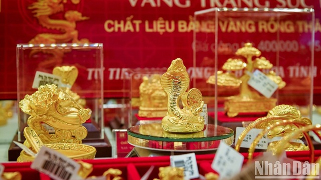 Giá vàng ngày 20/8: Vàng miếng SJC đảo chiều sụt giảm sau khi chạm đỉnh