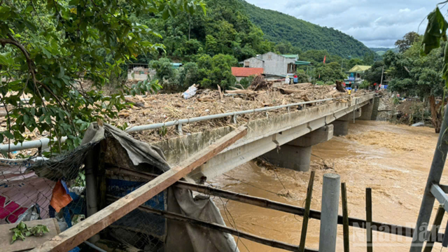 Bộ Xây dựng phát công điện khẩn ứng phó áp thấp nhiệt đới trên Biển Đông