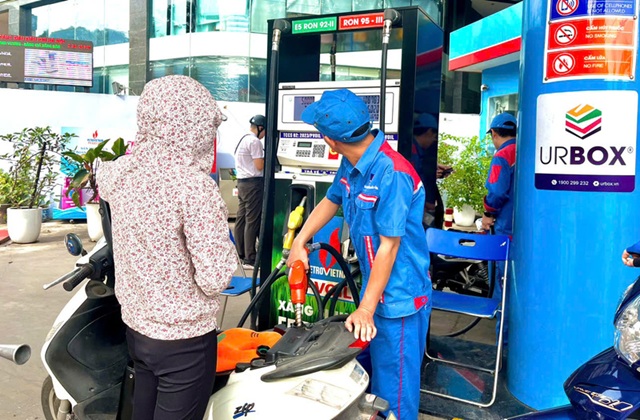 Giá xăng dầu hôm nay ngày 18/11/2025: Ổn định trở lại