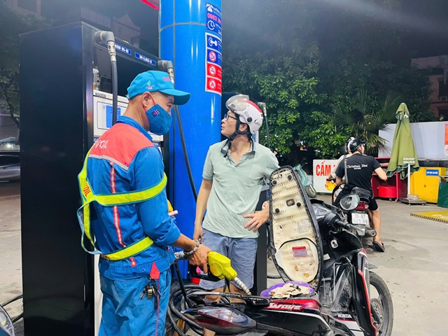 Giá xăng dầu hôm nay ngày 8/11/2025: Tăng trở lại