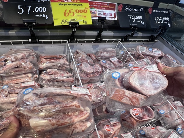Thịt heo nhập khẩu bình quân 45.000 đồng/kg, người Việt vẫn chọn thịt 'nóng'