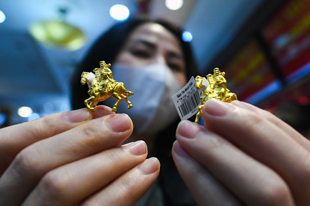 Giá vàng hôm nay 14/3/2026 vàng SJC 'rơi tự do', hạ tới hơn 2 triệu đồng/lượng