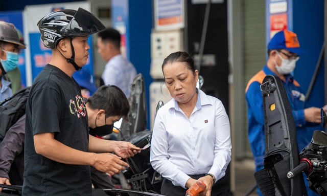 Giá xăng dầu hôm nay 21/9: Thế giới đi xuống, dầu trong nước sát 30.000 đồng/lít