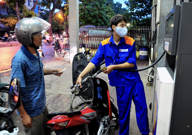 Giá xăng, dầu đồng loạt tăng